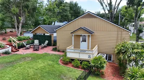 102 N Clayton Street Mount Dora FL 32757