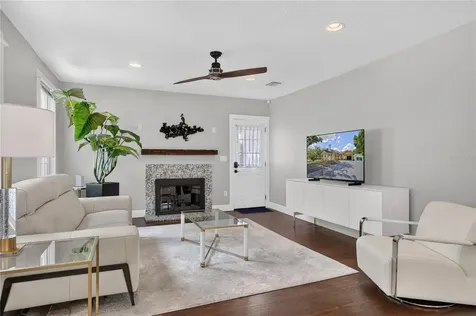 102 N Clayton Street Mount Dora FL 32757