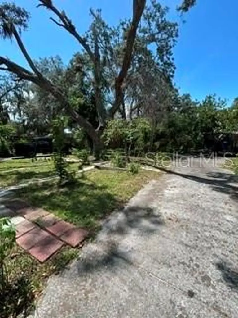 5112 E 122nd Avenue Tampa FL 33617