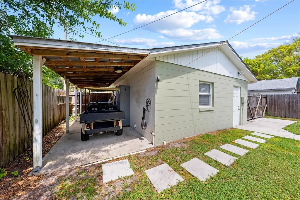 714 Massachusetts Avenue St Cloud FL 34769
