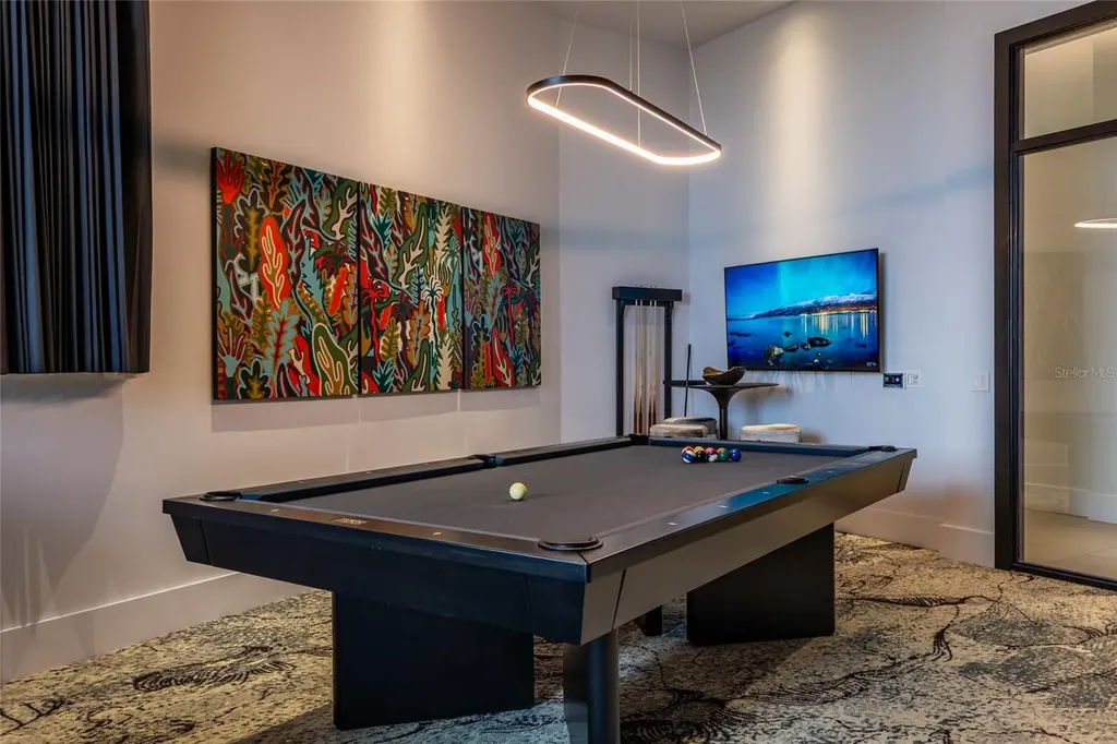 275 1st Avenue S St Petersburg FL 33701