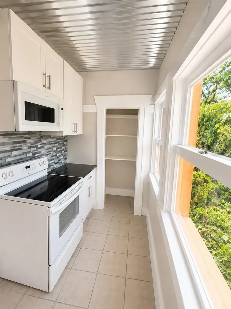 2316 N Highland Avenue Tampa FL 33602