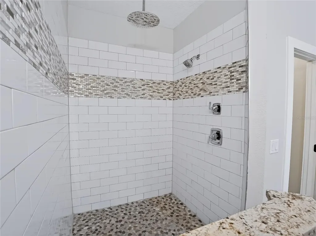 2233R E Kaley Avenue Orlando FL 32806
