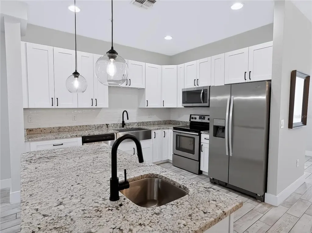 2233R E Kaley Avenue Orlando FL 32806
