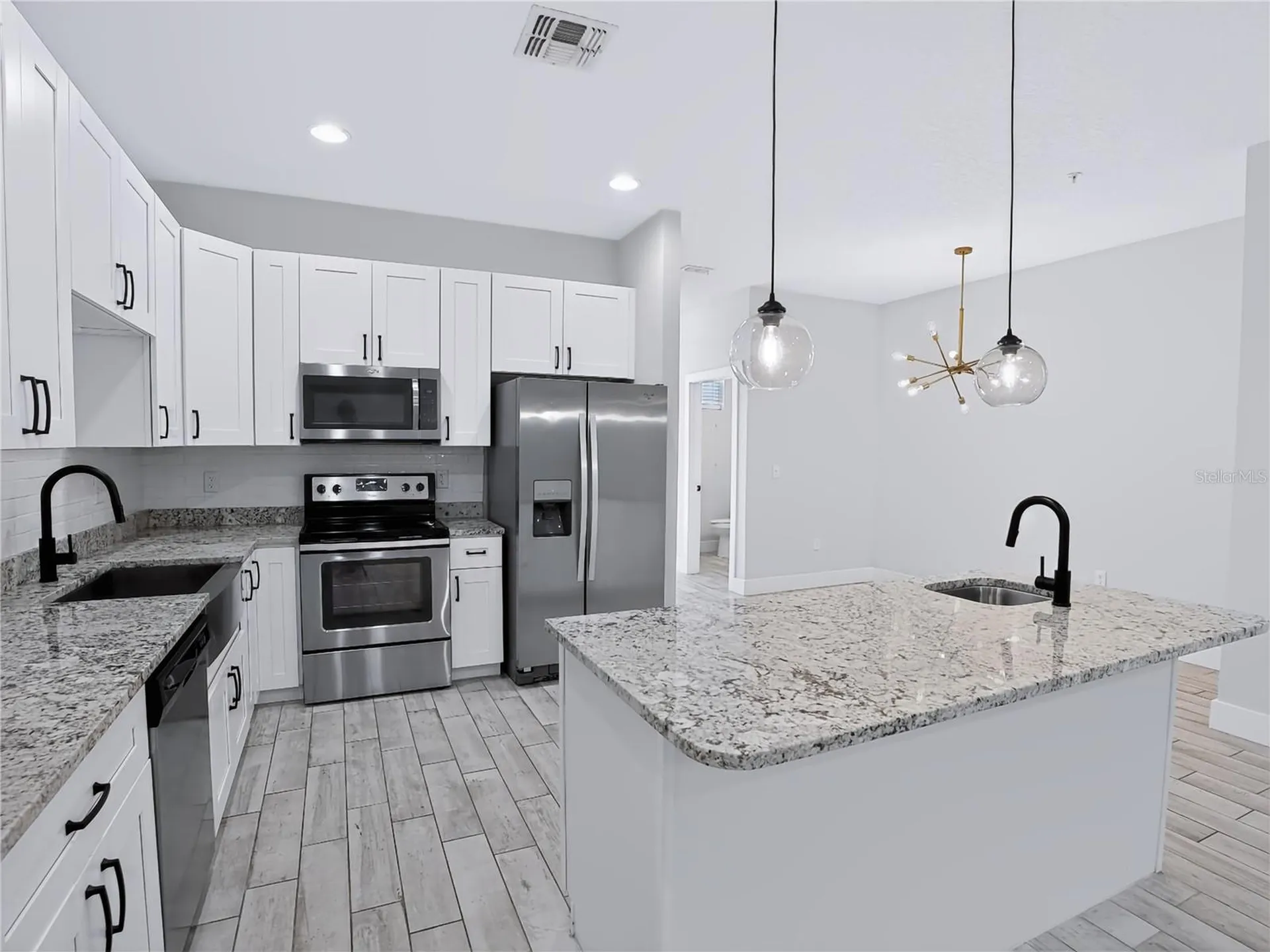 2233R E Kaley Avenue Orlando FL 32806