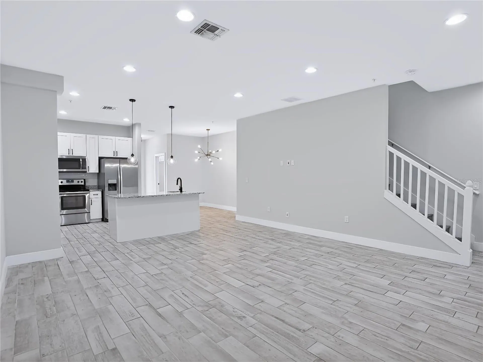 2233R E Kaley Avenue Orlando FL 32806