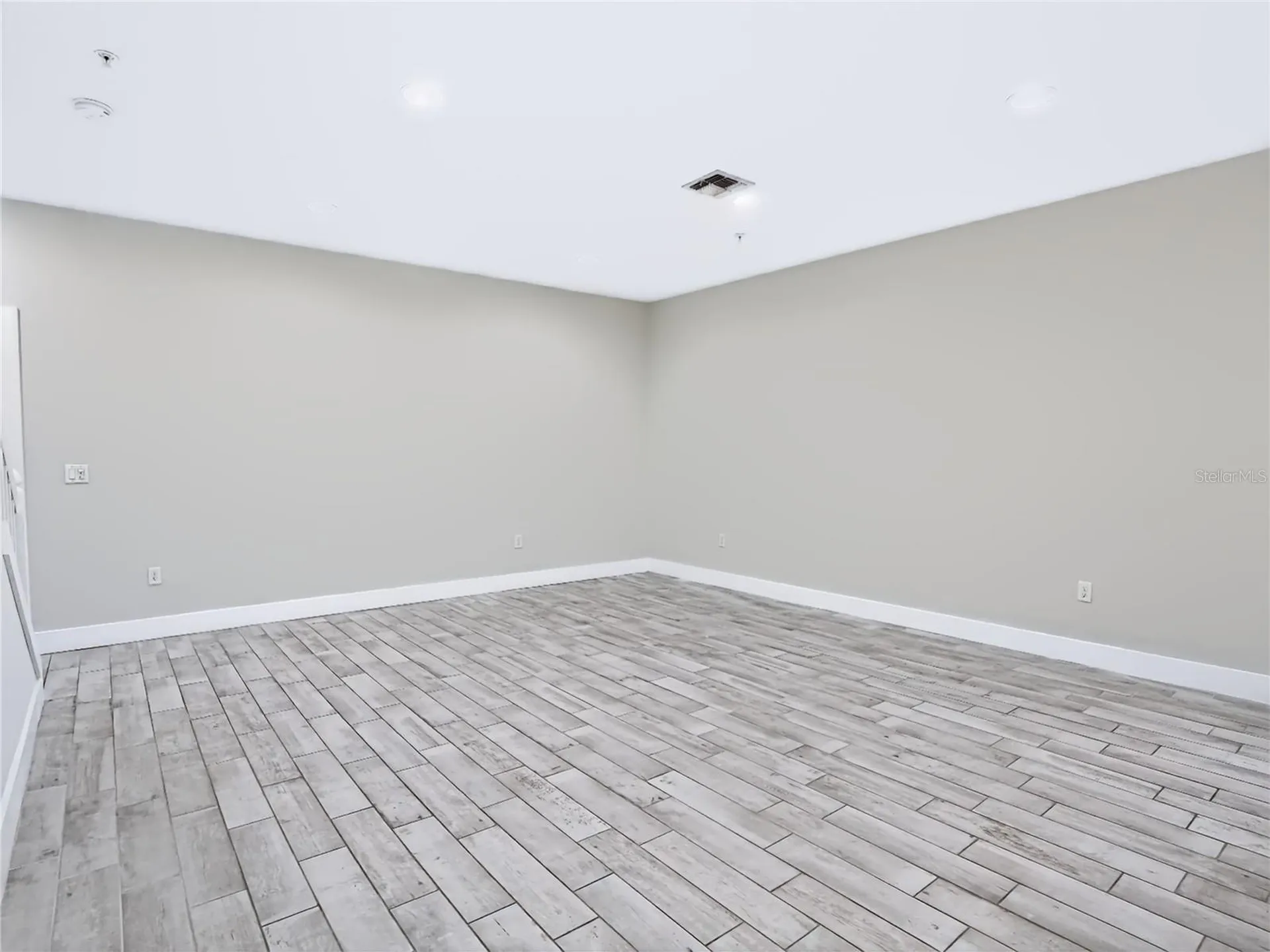 2233R E Kaley Avenue Orlando FL 32806