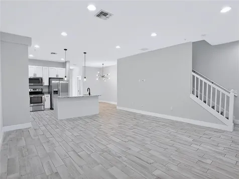2233R E Kaley Avenue Orlando FL 32806
