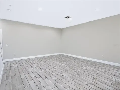 2233R E Kaley Avenue Orlando FL 32806