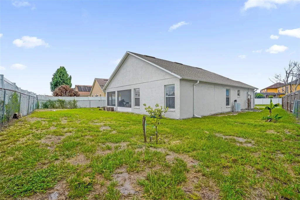 102 Saffron Way Kissimmee FL 34758