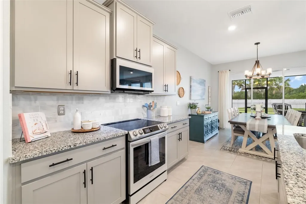 15905 5th Avenue E Bradenton FL 34212