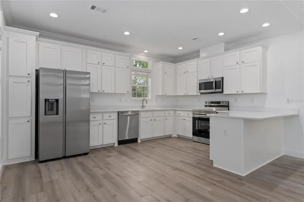 14249 E Razorbill Avenue Weeki Wachee FL 34614