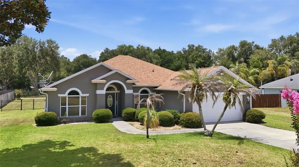 36723 Sundance Drive Grand Island FL 32735