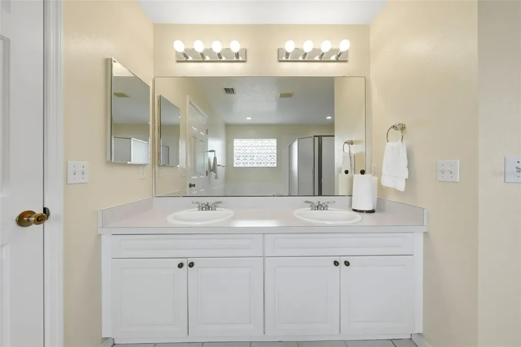 36723 Sundance Drive Grand Island FL 32735