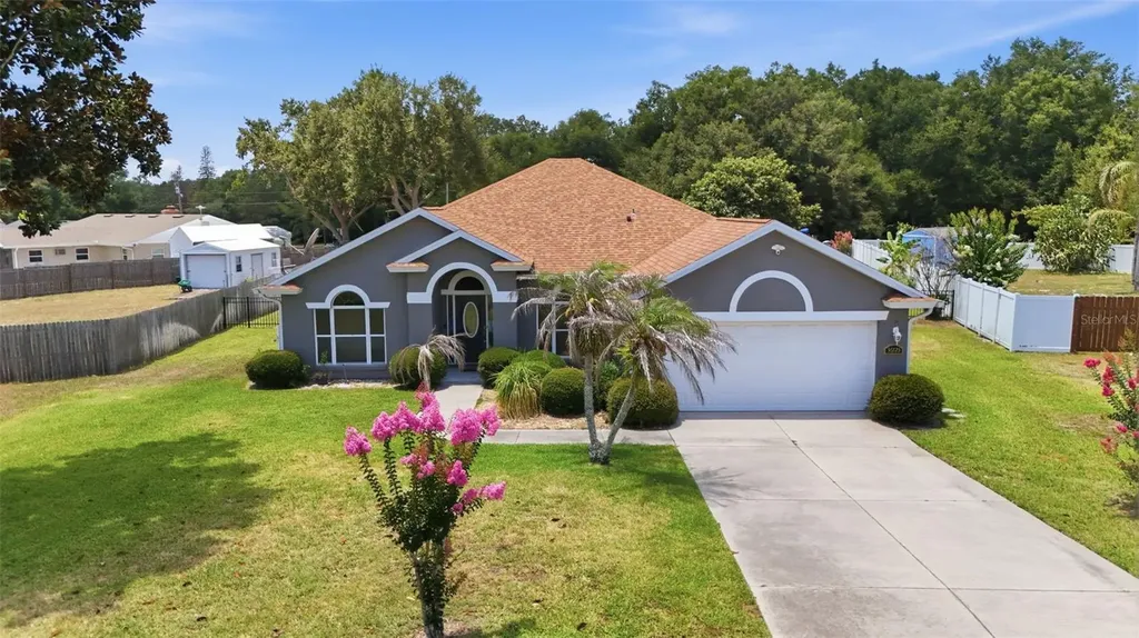 36723 Sundance Drive Grand Island FL 32735