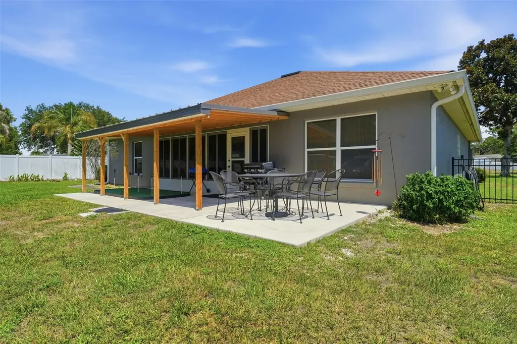 36723 Sundance Drive Grand Island FL 32735