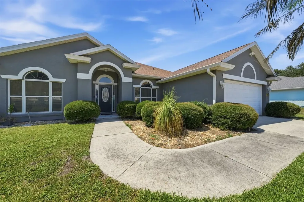 36723 Sundance Drive Grand Island FL 32735