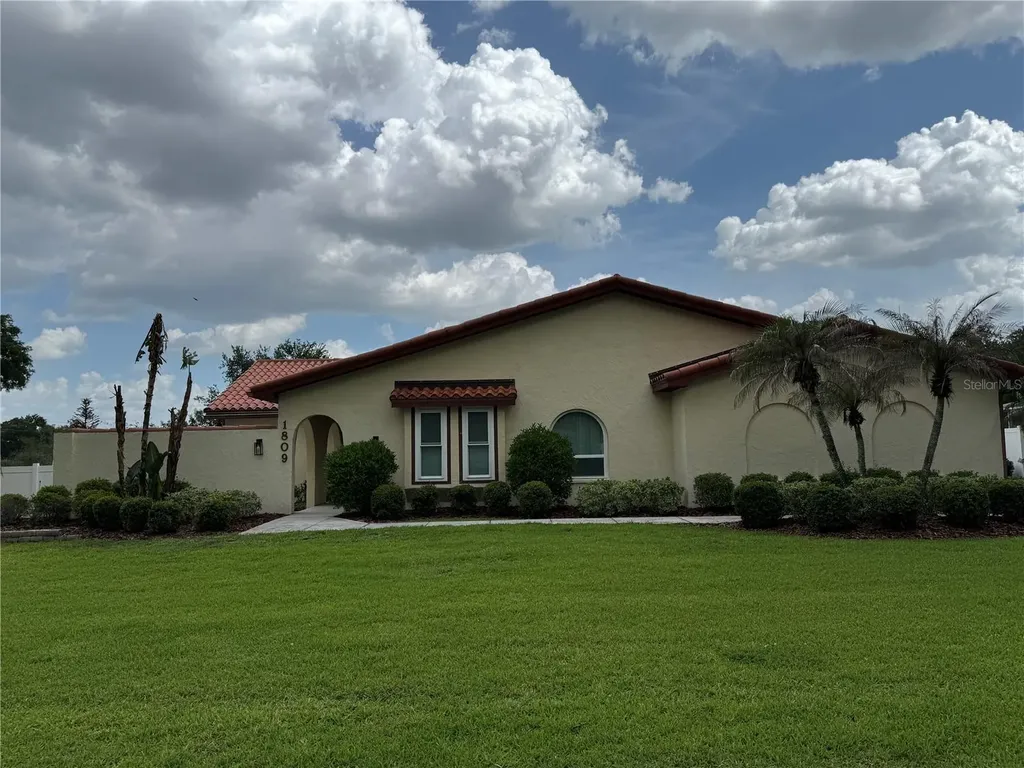 1809 Stella Court N Lakeland FL 33813