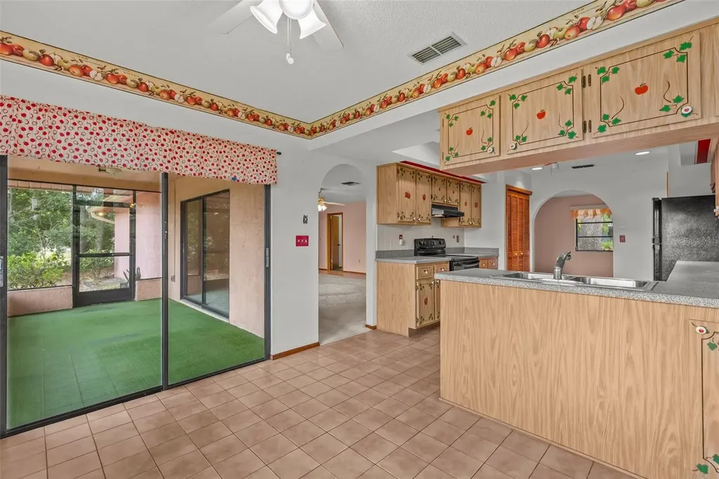505 Village Oak Drive Tarpon Springs FL 34689