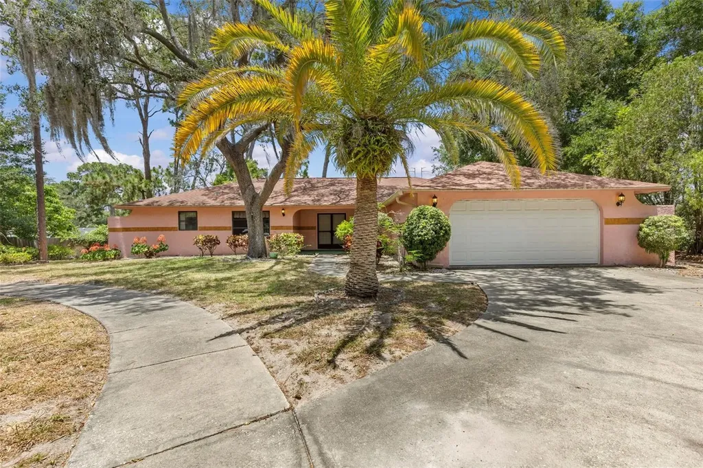 505 Village Oak Drive Tarpon Springs FL 34689