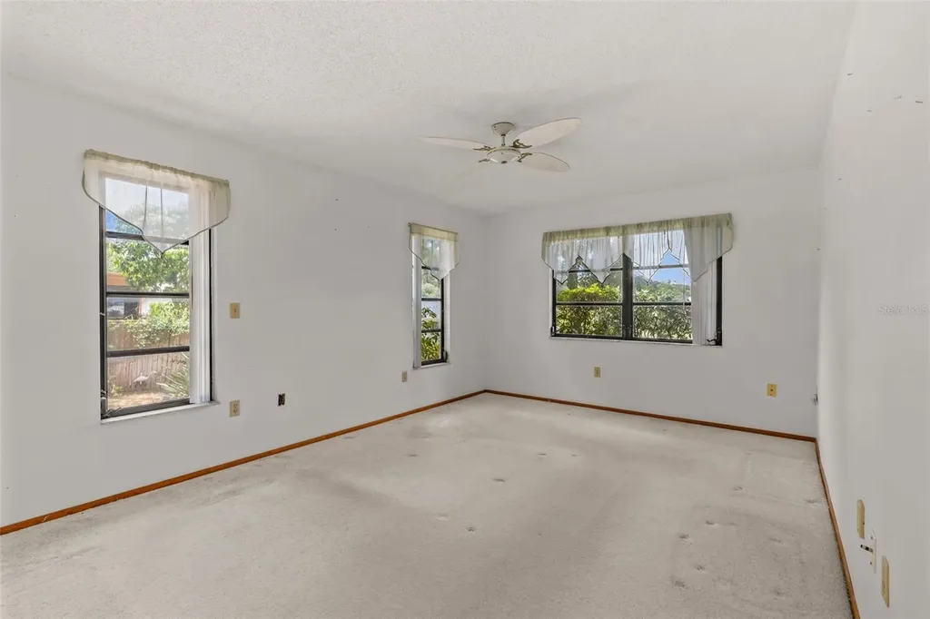 505 Village Oak Drive Tarpon Springs FL 34689