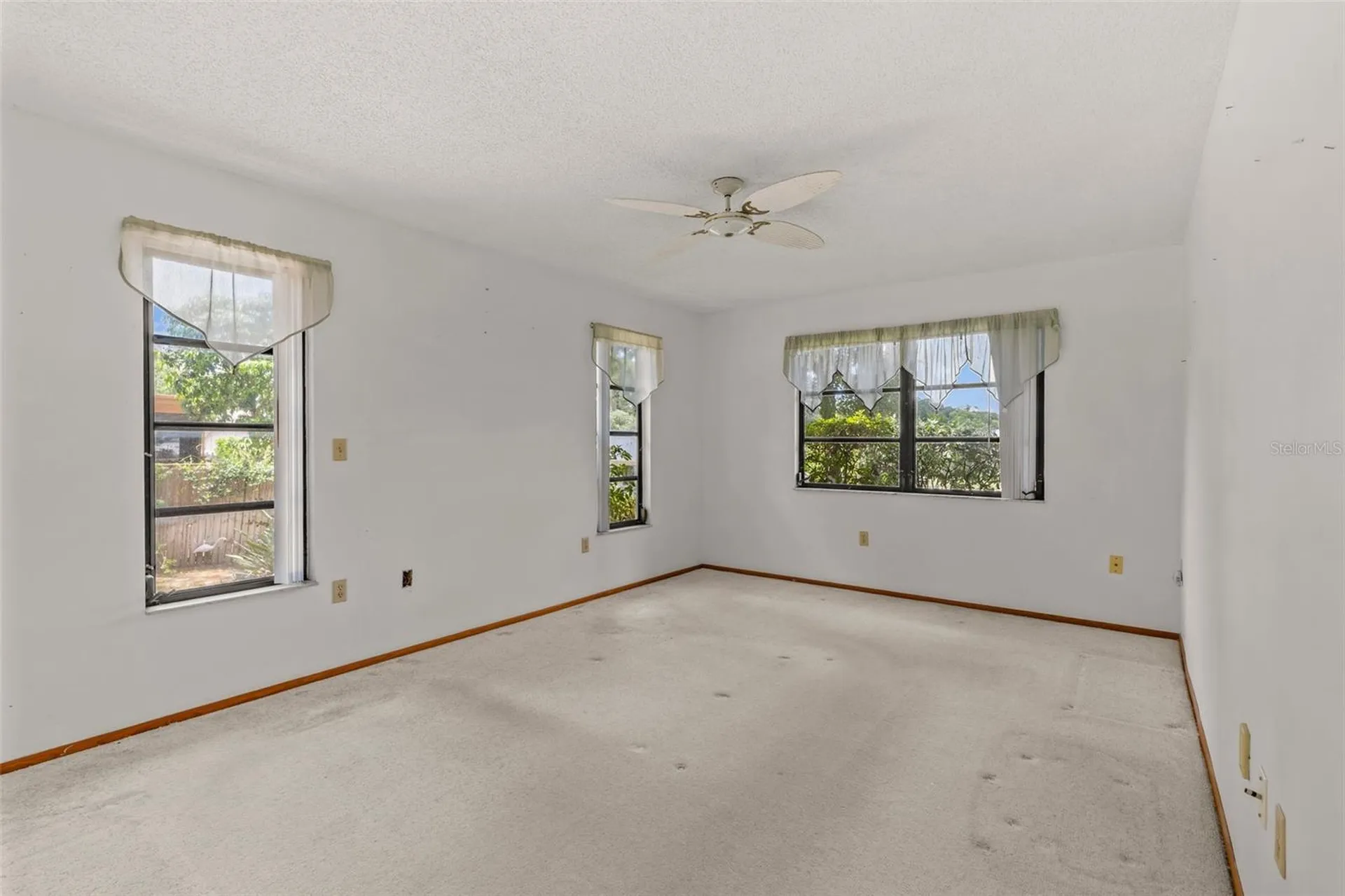 505 Village Oak Drive Tarpon Springs FL 34689
