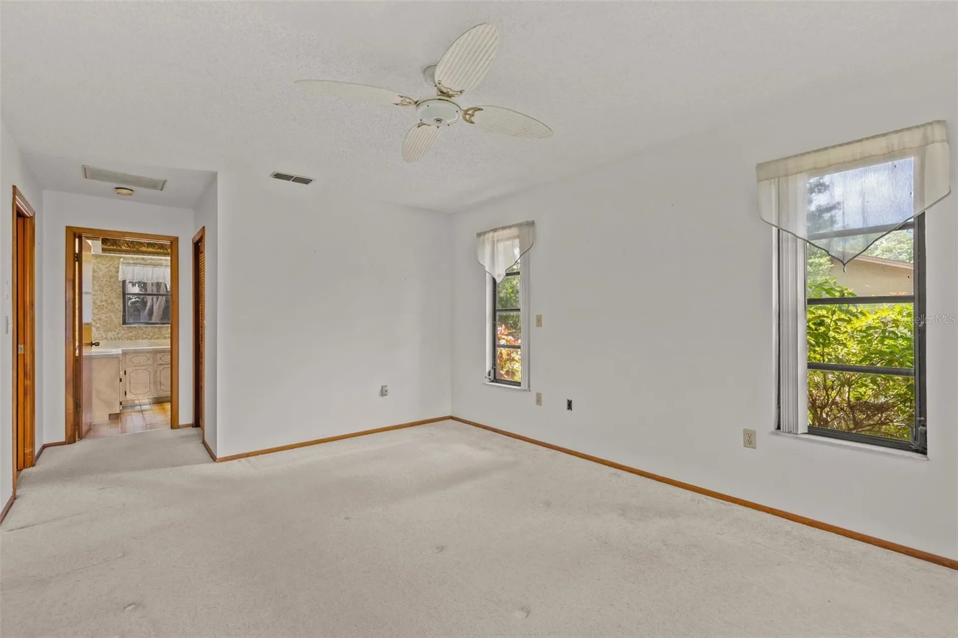 505 Village Oak Drive Tarpon Springs FL 34689