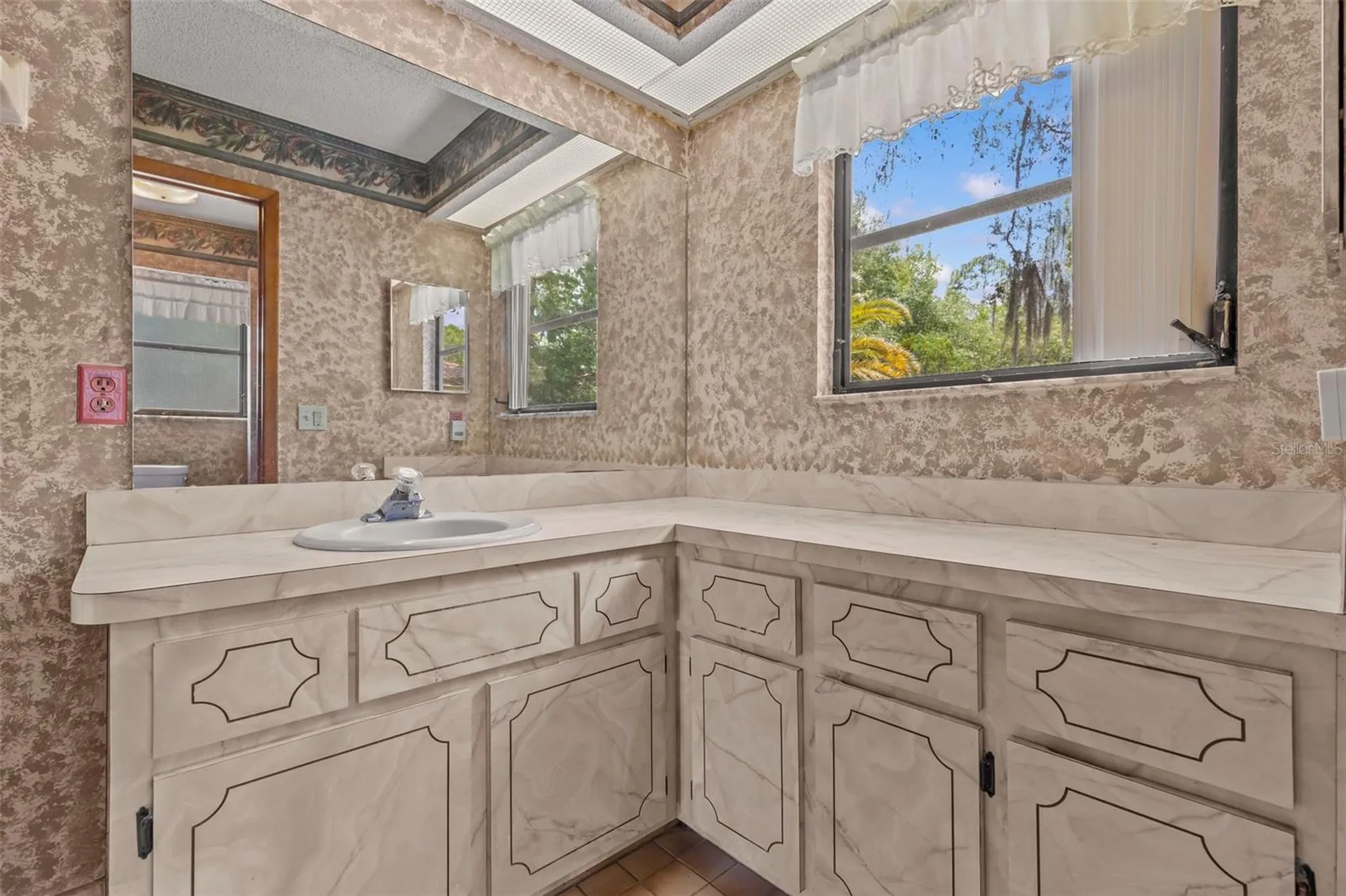 505 Village Oak Drive Tarpon Springs FL 34689