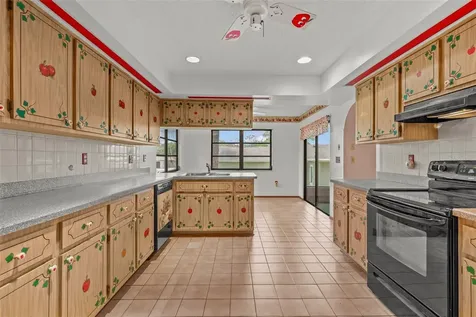505 Village Oak Drive Tarpon Springs FL 34689