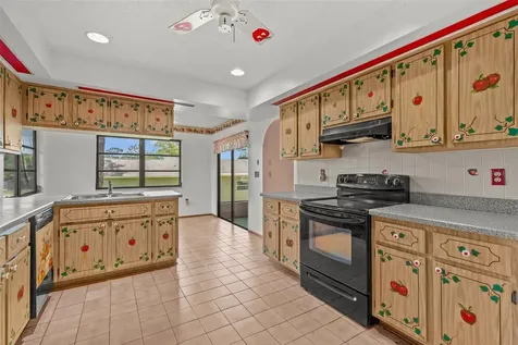 505 Village Oak Drive Tarpon Springs FL 34689