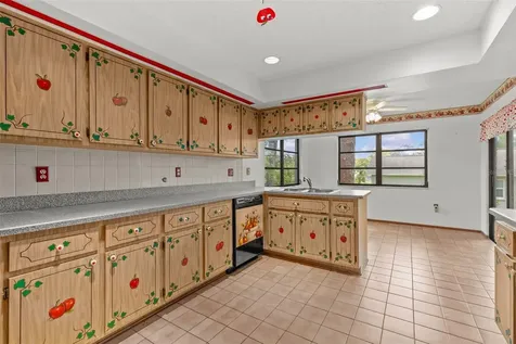 505 Village Oak Drive Tarpon Springs FL 34689