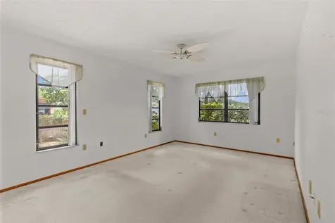 505 Village Oak Drive Tarpon Springs FL 34689