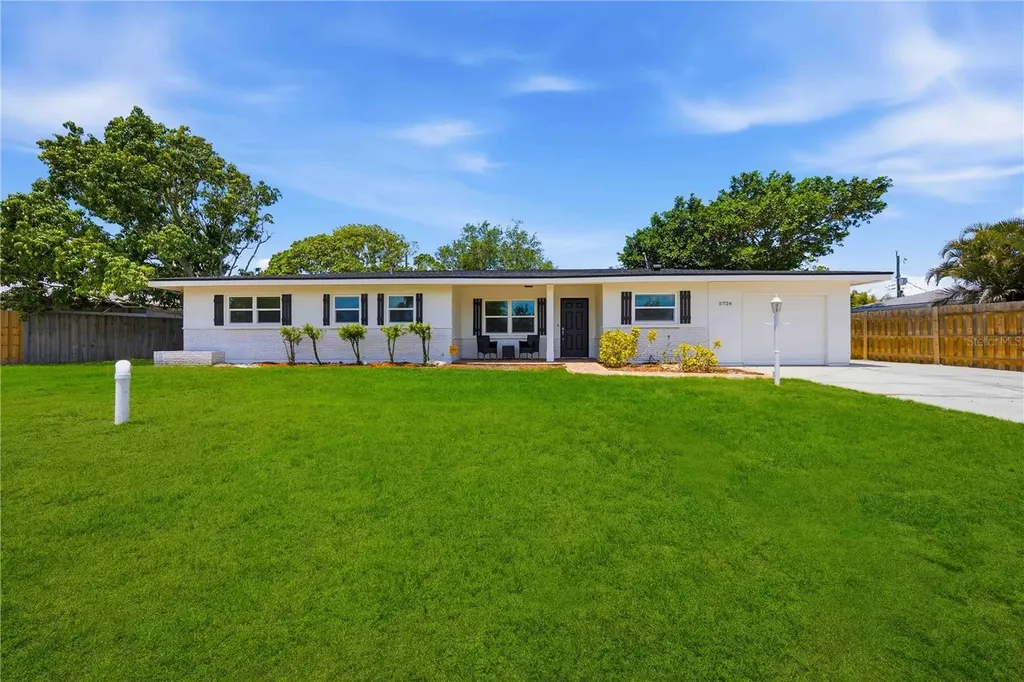 5726 Waneta Place Sarasota FL 34231
