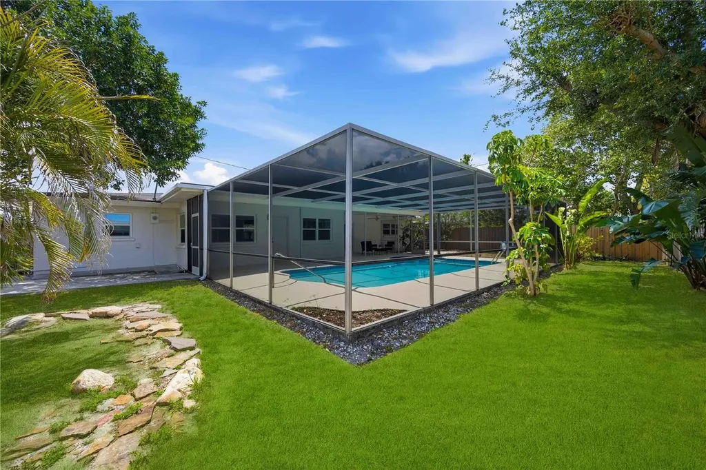 5726 Waneta Place Sarasota FL 34231