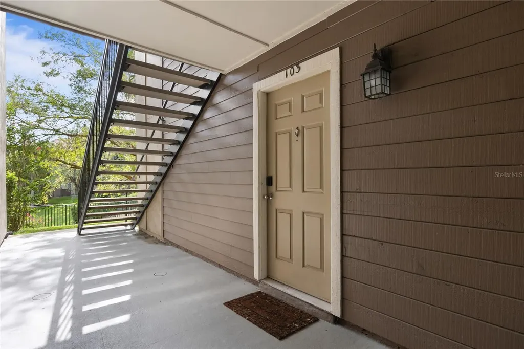 241 Afton Square Altamonte Springs FL 32714