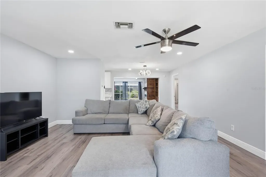 1811 Forest Drive Oldsmar FL 34677