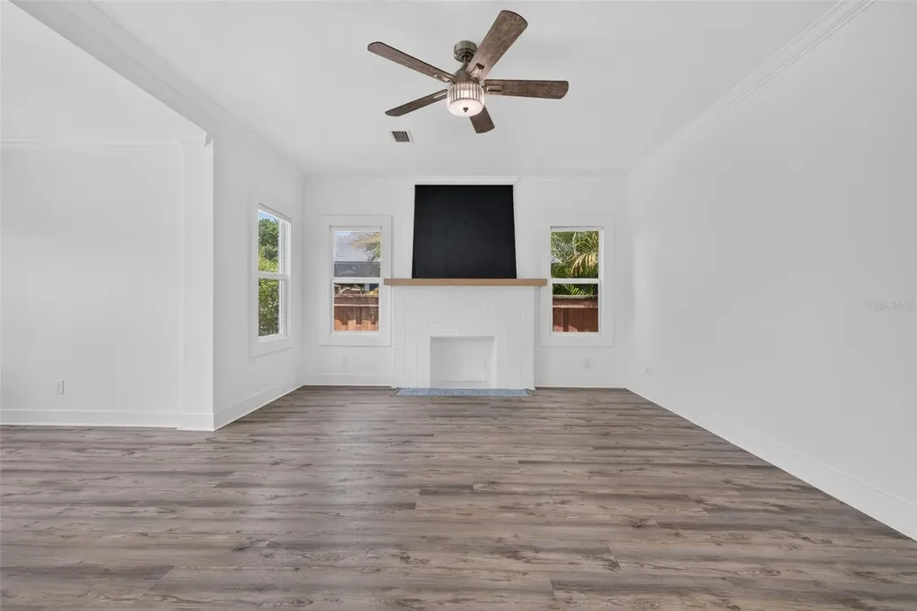 2326 4th Avenue N St Petersburg FL 33713