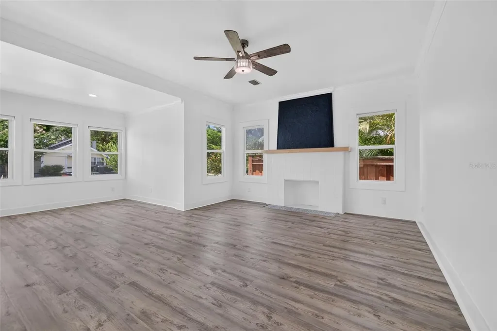 2326 4th Avenue N St Petersburg FL 33713