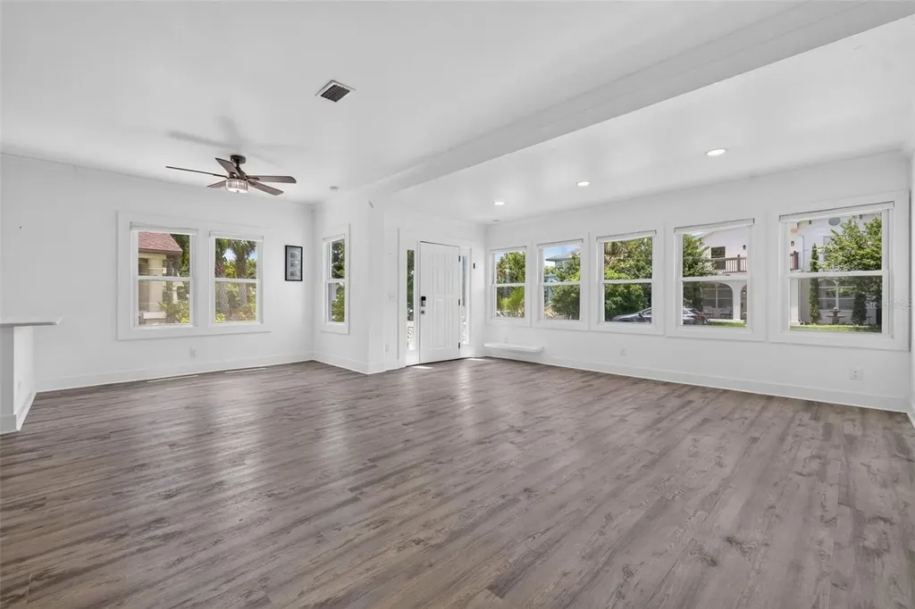 2326 4th Avenue N St Petersburg FL 33713