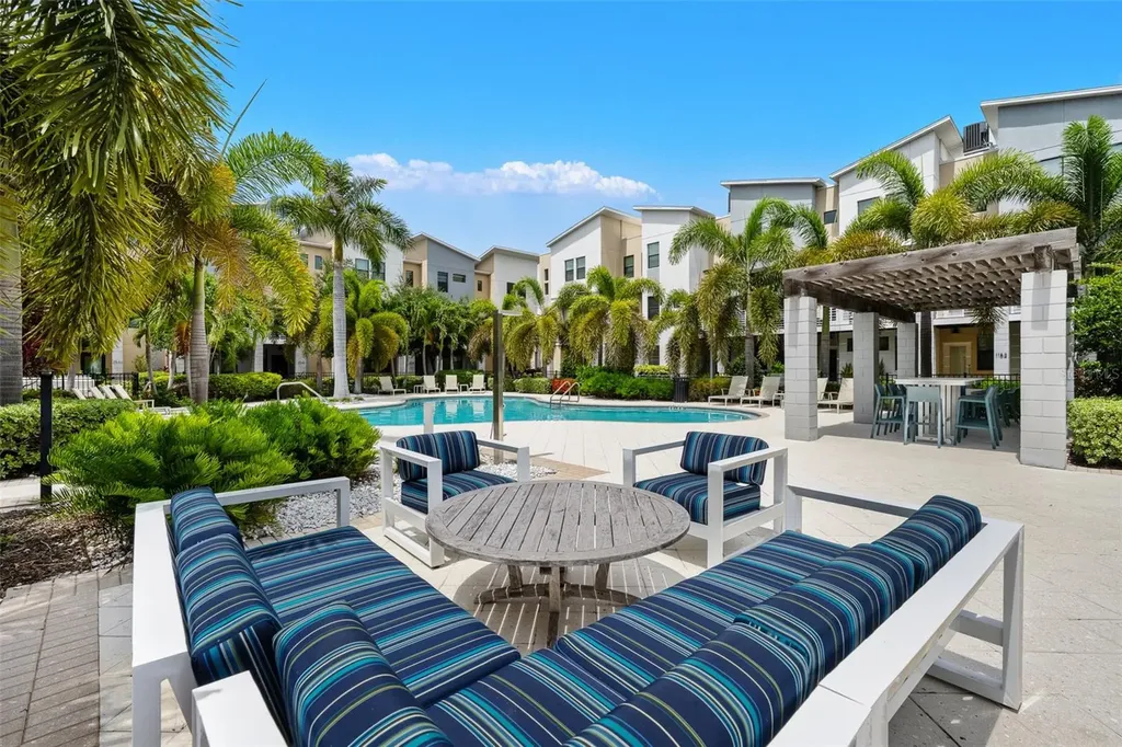 2522 12th Terrace N St Petersburg FL 33713