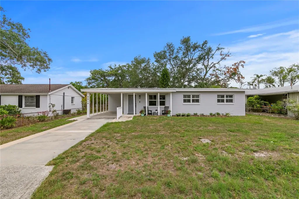 2910 W Price Avenue Tampa FL 33611
