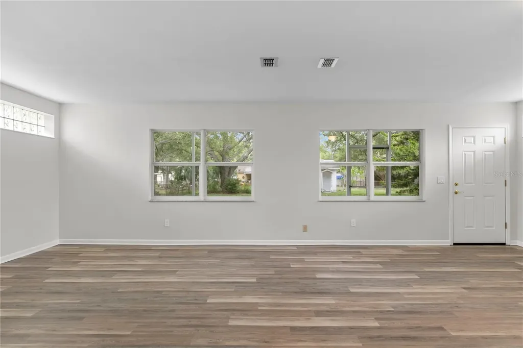 2910 W Price Avenue Tampa FL 33611