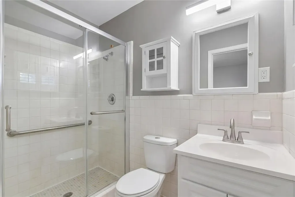 2910 W Price Avenue Tampa FL 33611