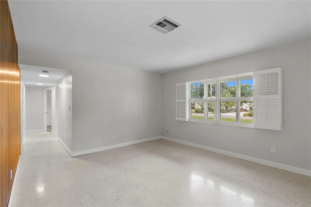 2910 W Price Avenue Tampa FL 33611