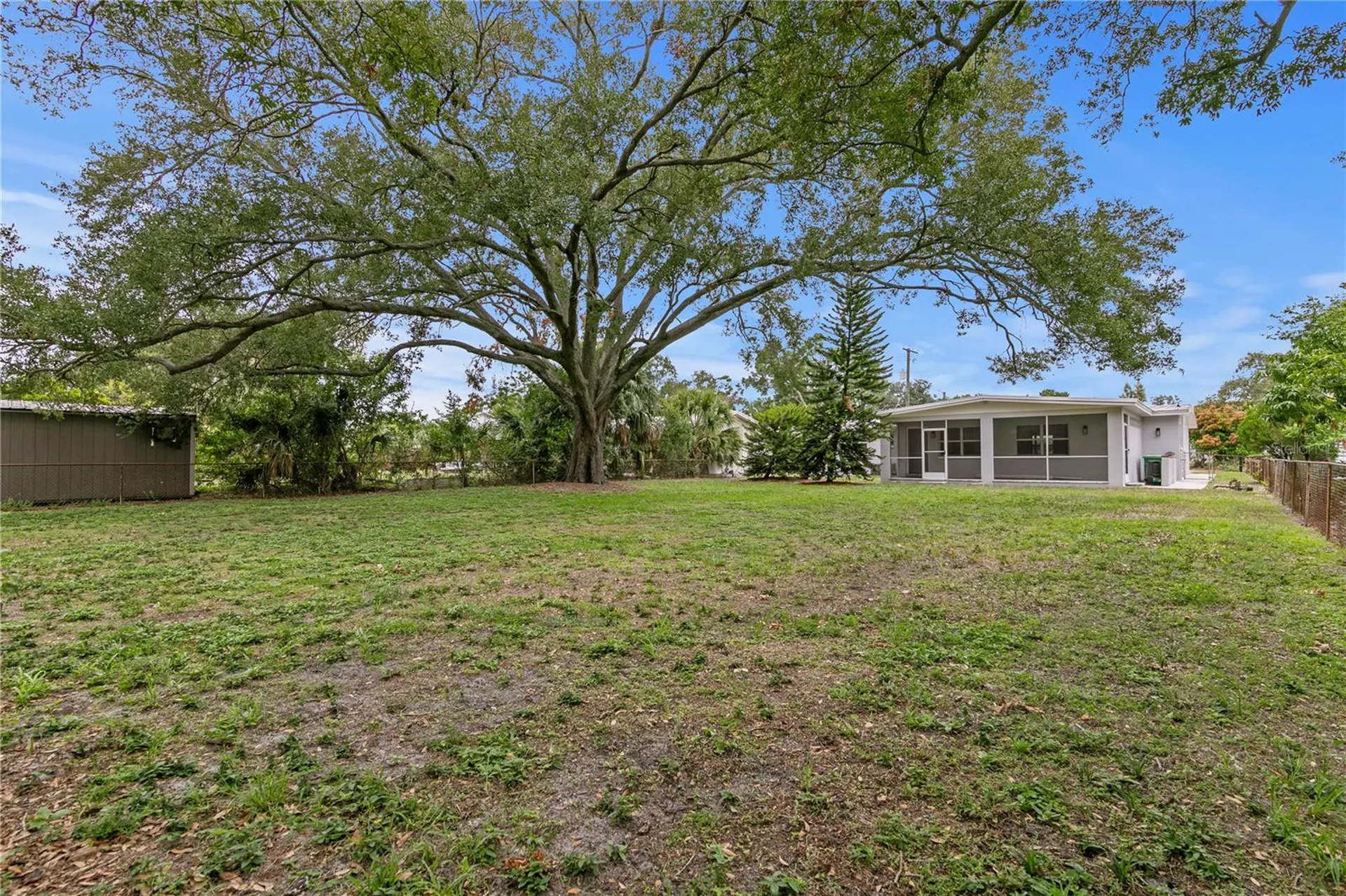 2910 W Price Avenue Tampa FL 33611