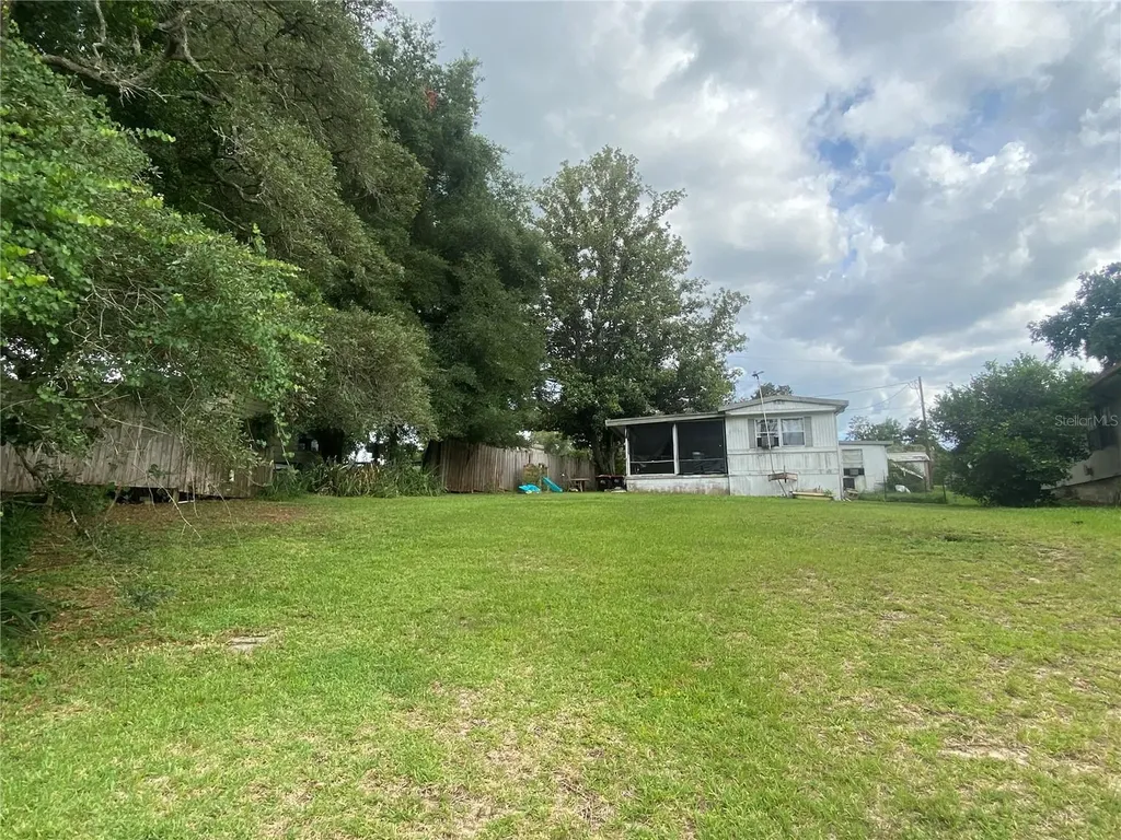 18385 SE 18th Street Road Silver Springs FL 34488