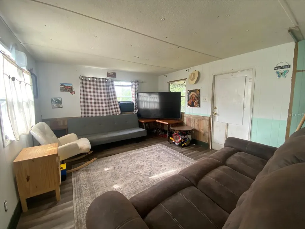 18385 SE 18th Street Road Silver Springs FL 34488