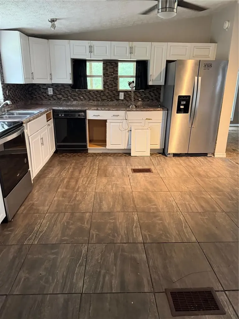 11455 NW 110th Avenue Reddick FL 32686