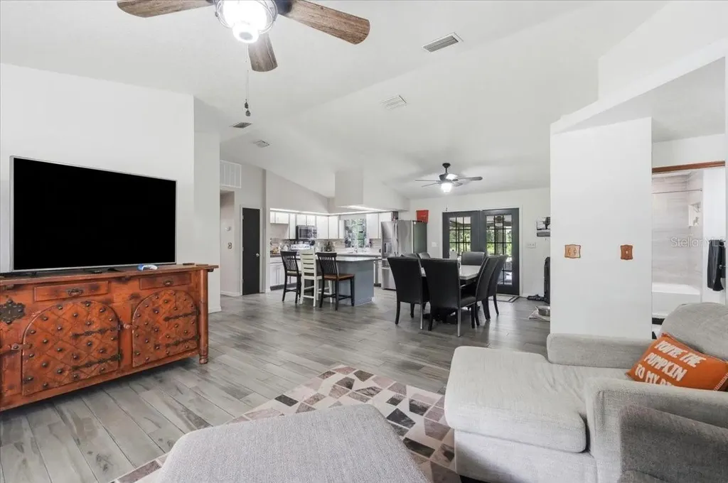 8636 Oakwood Drive Lakeland FL 33810