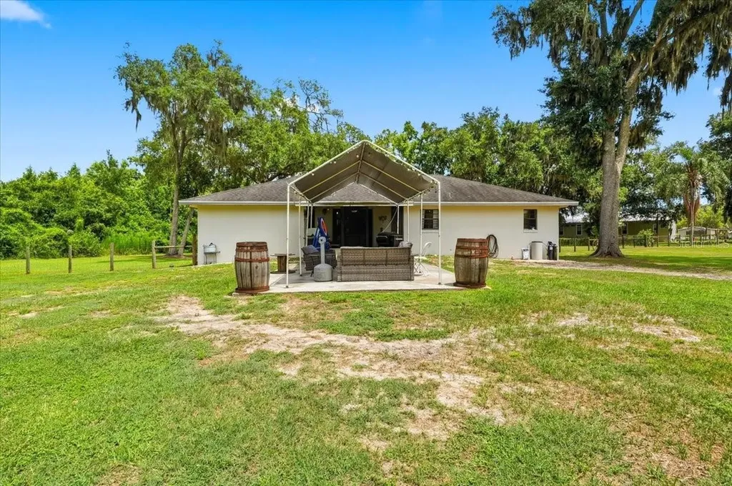8636 Oakwood Drive Lakeland FL 33810